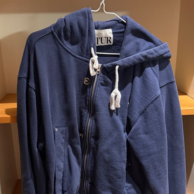 세터 남색 후드티