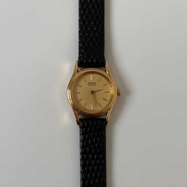 1980s Gold Mini Ladies Quartz(Deadstock)