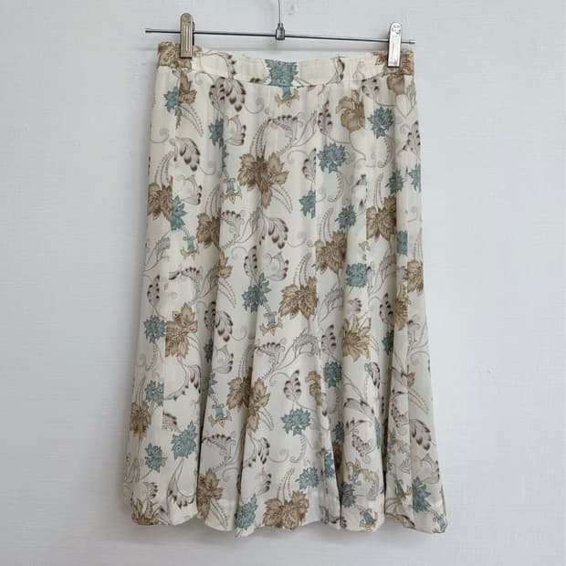 floral skirt