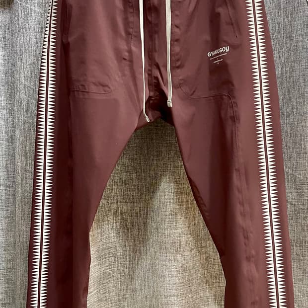 언더커버 나이키 갸쿠소우 쉴드 런닝팬츠 /남성 S 버건디