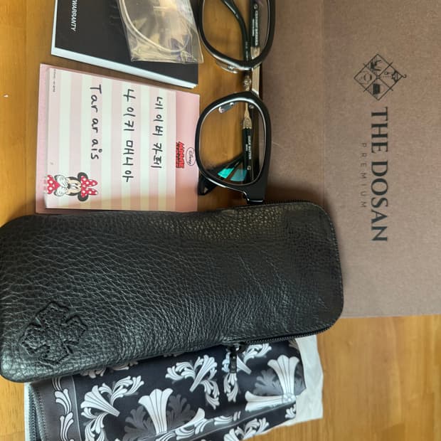 크롬하츠 덕버터 블랙실버 판매합니다.