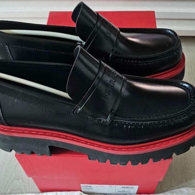 원가 165만 페라가모 로퍼