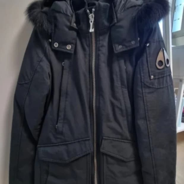 정품 무스너클 패딩 판매합니다 [드라이 클리닝 완료]