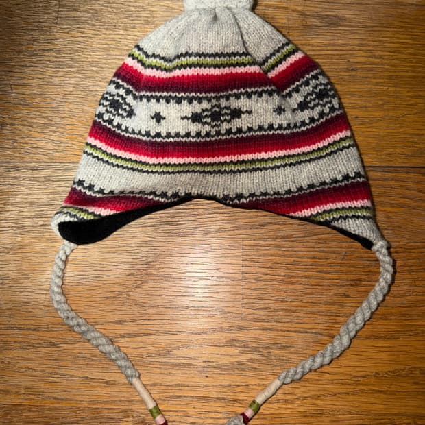 사스콰치패브릭스 이어플랩 비니