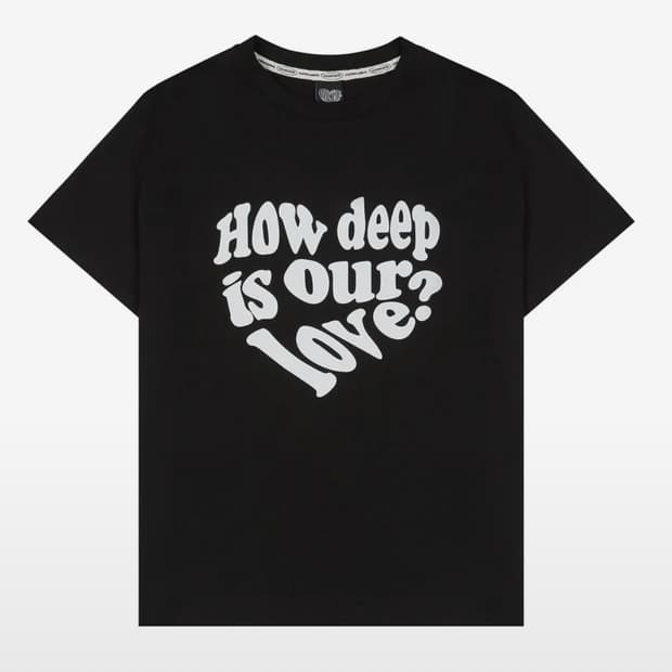 러브이즈트루 반팔티