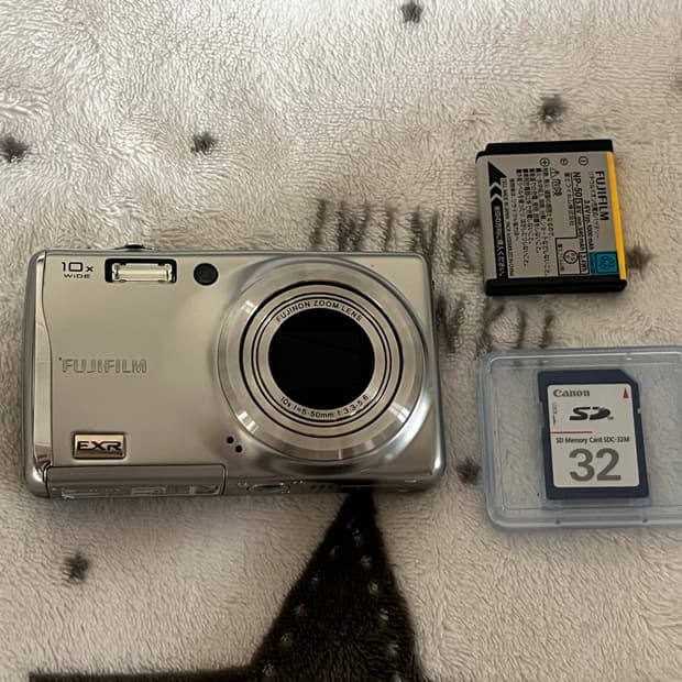 파인픽스 F70 EXR 실버