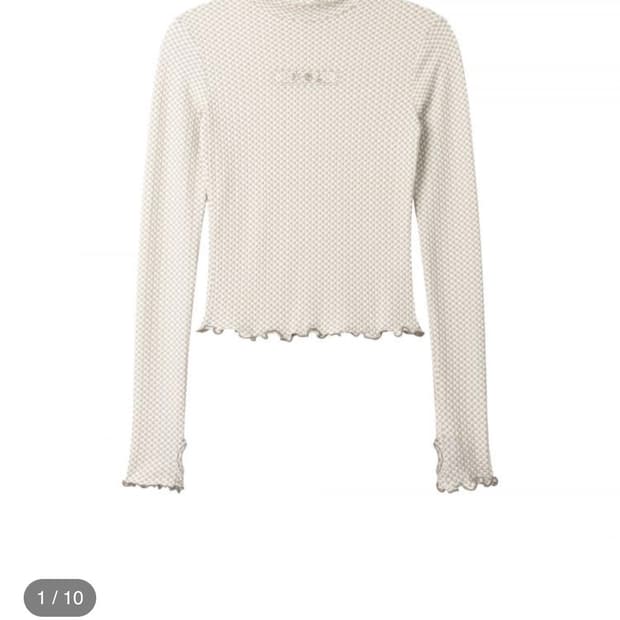 Earthjigu 어스지구 도트 터틀넥 롱슬리브