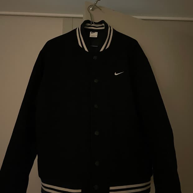 나이키 NSW 어센틱 바시티 자켓 블랙 