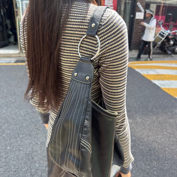 블랙 레더 링 호보백
