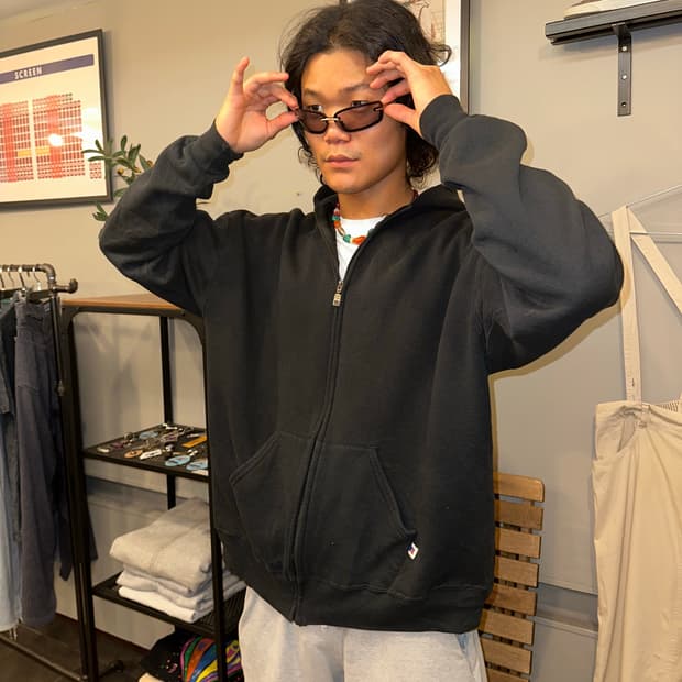 90‘s Russell Athletic black hood zip-up