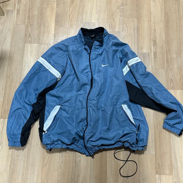 나이키 올드스쿨 소라 바람막이