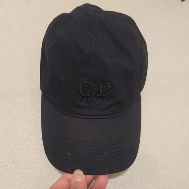 CP컴퍼니 자수 고글 캡 L