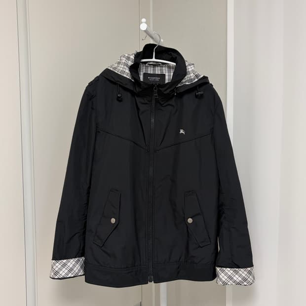 버버리 블랙 바람막이 봄 자켓