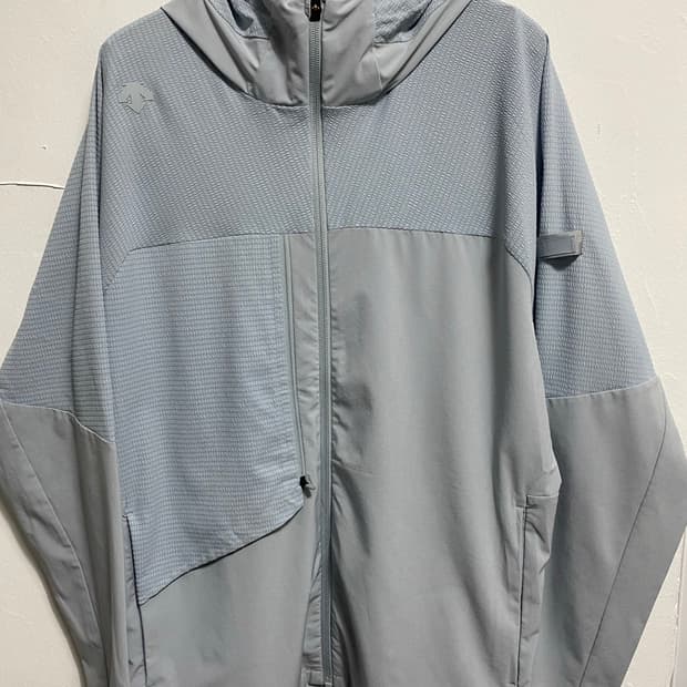 데상트 경량 기능성 러닝 바람막이 105 XL