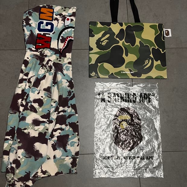 새상품급) 베이프 맵카모 샤크 후드집업