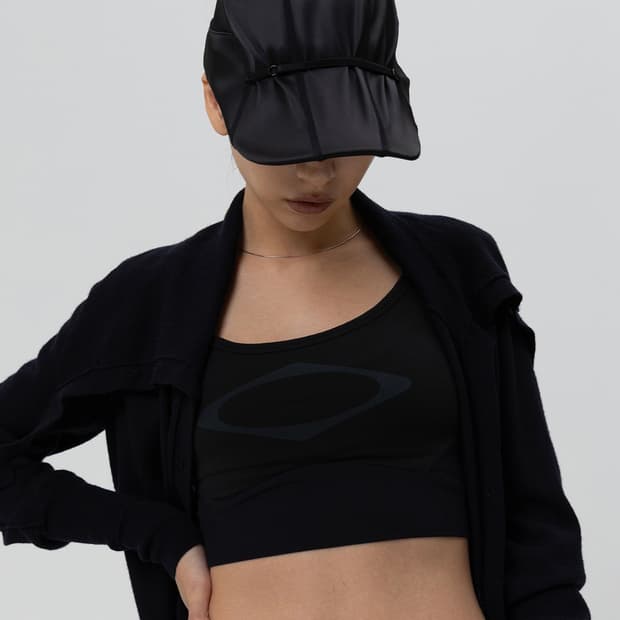 미스치프 satin duckbill cap black