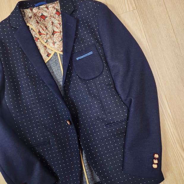 인터네셔널 긴자 도트 울 블레이져