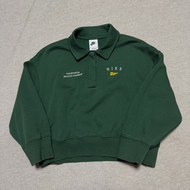 나이키 크롭 카라 맨투맨