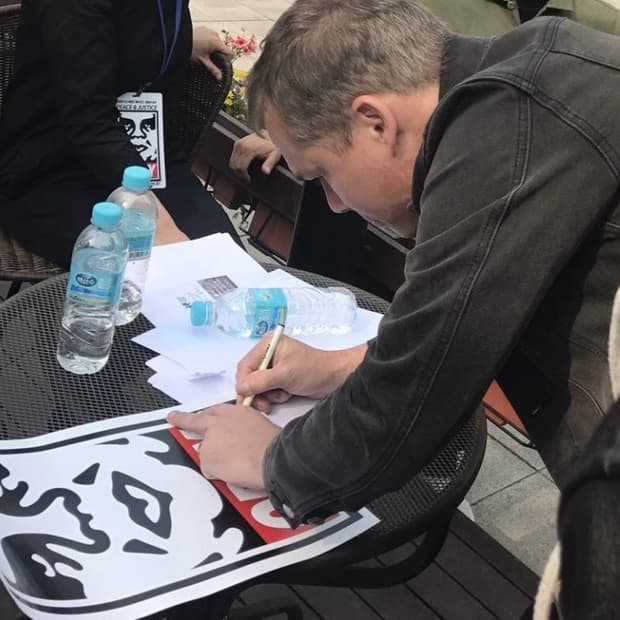 OBEY 오베이 셰퍼드 페어리 싸인 포스터