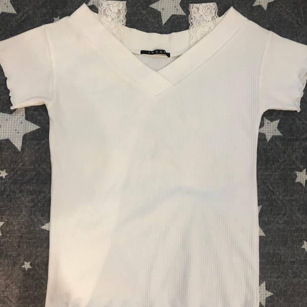 잉그니 오프숄더 반팔 니트