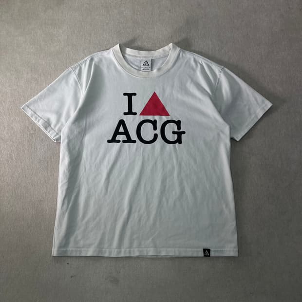 100 나이키 ACG NRG 하트 반팔 티셔츠