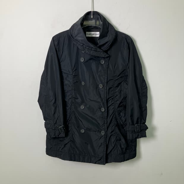 06FW 이세이미야케 블랙 나일론 더블 브레스티드 코트 