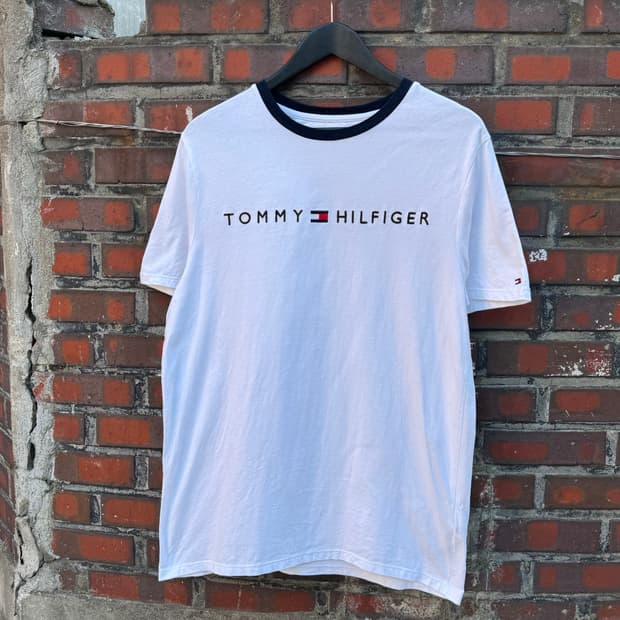 타미힐피거 화이트 반팔티셔츠 