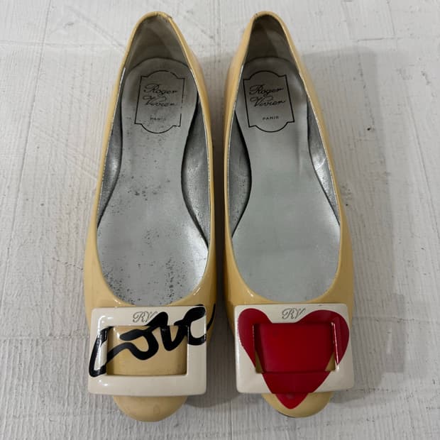 Roger Vivier design shoes