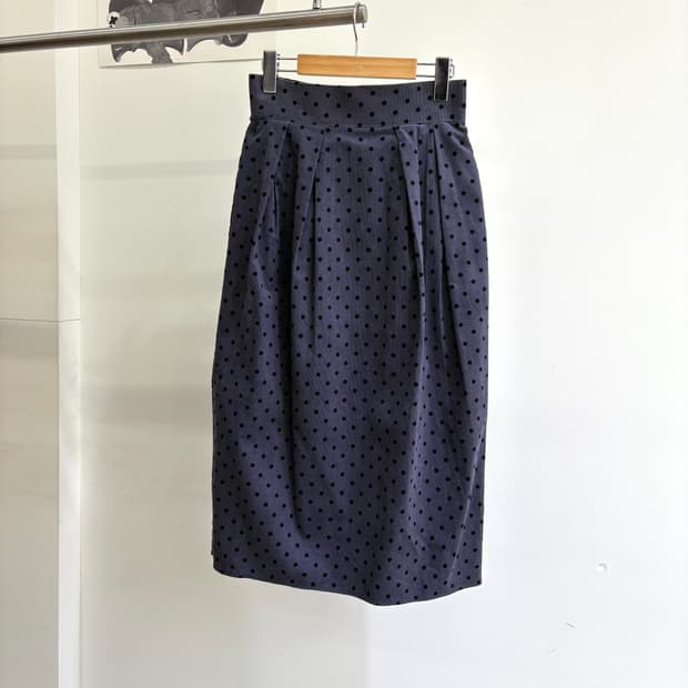 OPAQUE CLIP 스커트