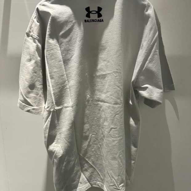 발렌시아가 언더아머 오버사이즈 로고 반팔티 