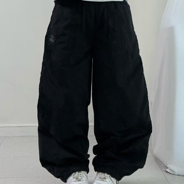트래블 블랙 나일론 팬츠