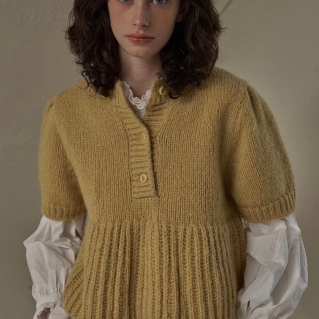 위드아웃썸머 머스타드 반팔 니트