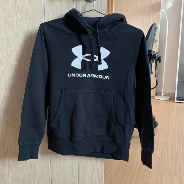 언더아머 여성 후드티