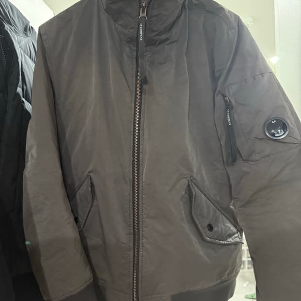 cp 컴퍼니 항공패딩 그레이 L사이즈