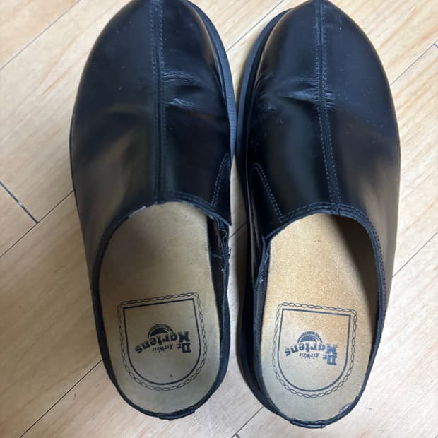 닥터마틴 산뮬 250