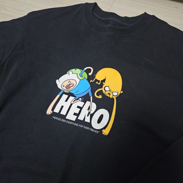 스파오 어드벤처 타임 맨투맨