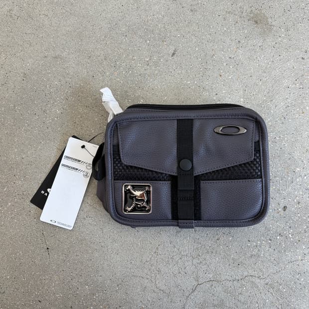 OAKLEY skull cart side 15.0 pouch