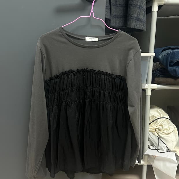 Frill blouse t-shirt 프릴 셔링 블라우스