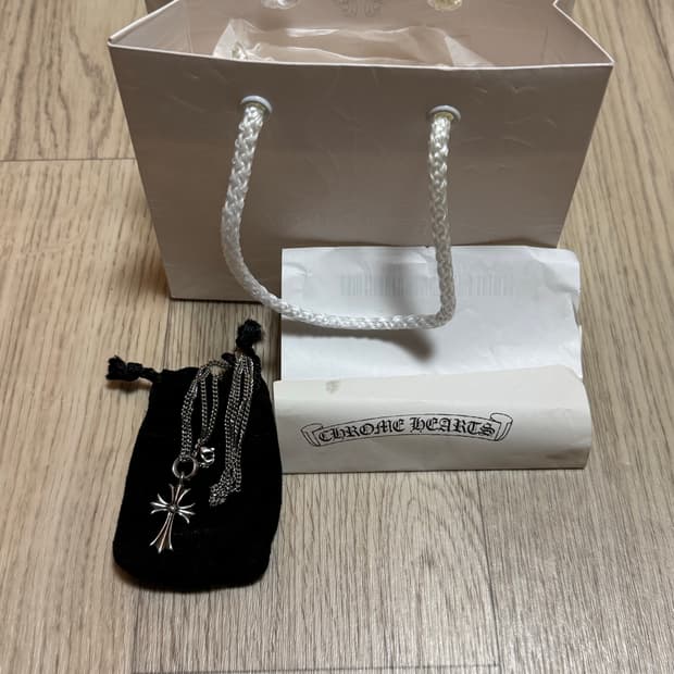 크롬하츠 타이니 크로스 참 펜던트 실버 목걸이