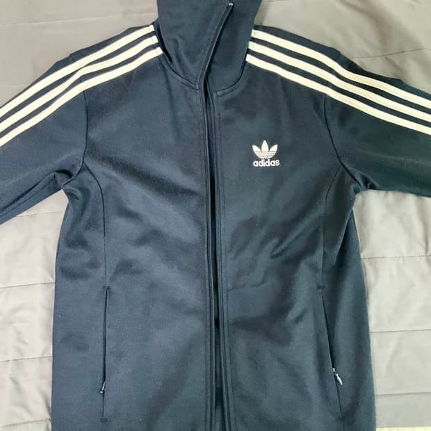 아디다스 유로파 져지 네이비 팝니다