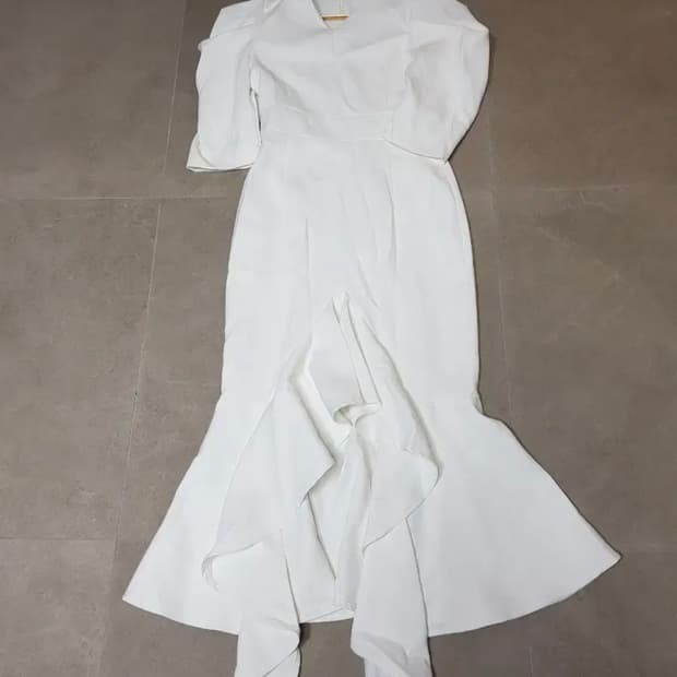 딘트 화이트 셔링 원피스. 이브닝. 셀프웨딩.55