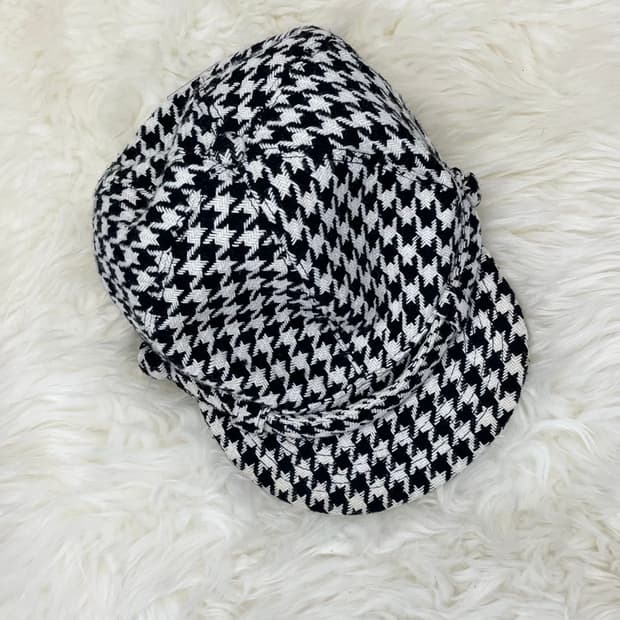 캘빈클라인 로고 트위드 헌팅캡