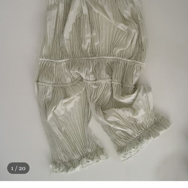 Eonts Hand Crease Apron -Ivory