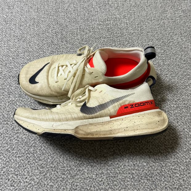 [정가 20만원] 나이키 러닝화 줌 인빈서블 3 255