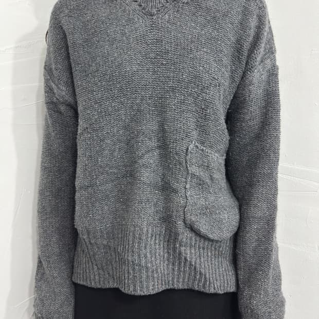 gray knit pocket hoodie