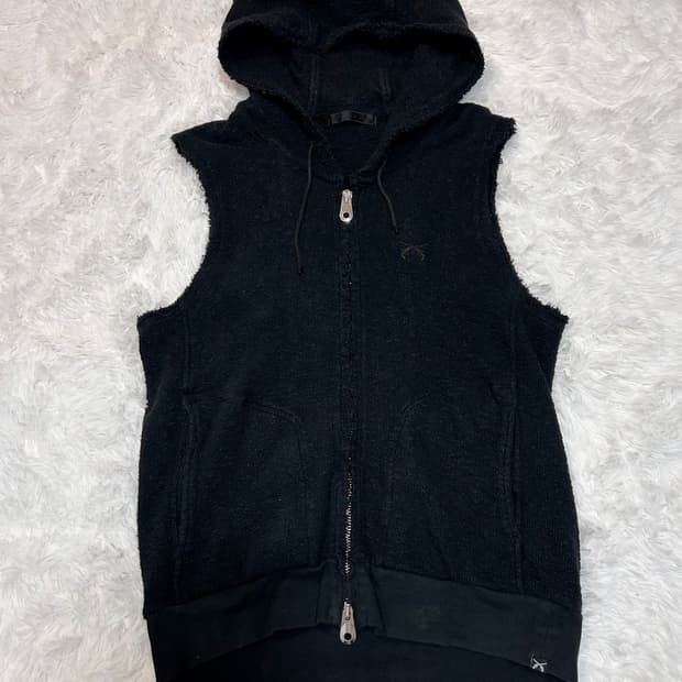 Roar textured hood zip-up vest