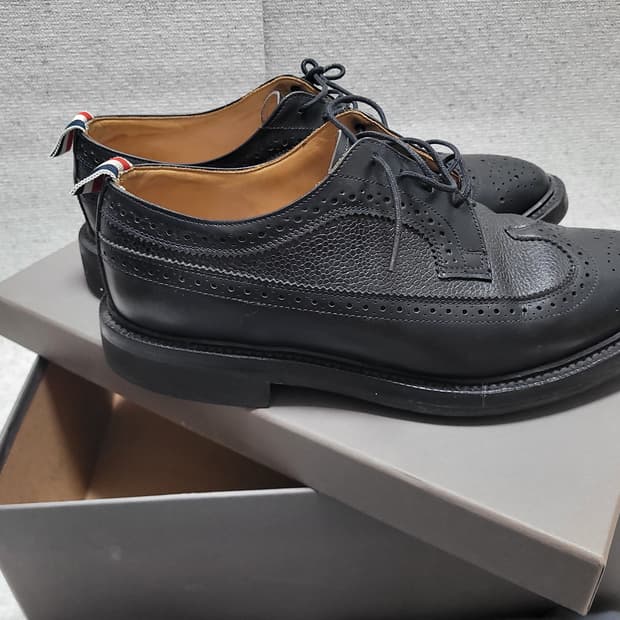 (신품급 개꿀매)톰브라운 윙팁 9사이즈 판매합니다