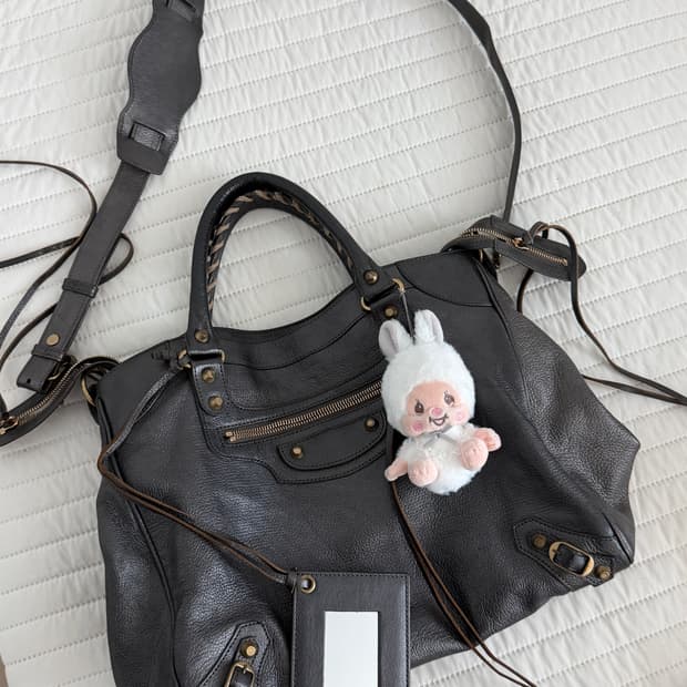 발렌시아가 모터백 그레이 (토끼몬치치 증정)