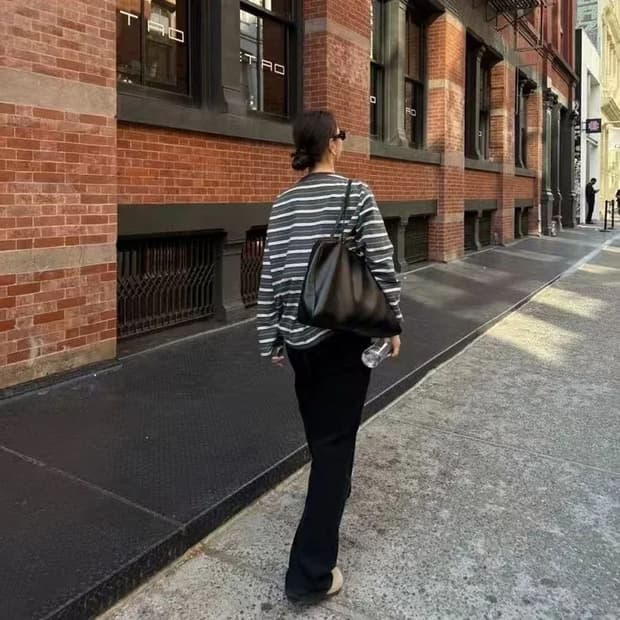 더바넷 스트라이프 긴팔 티셔츠