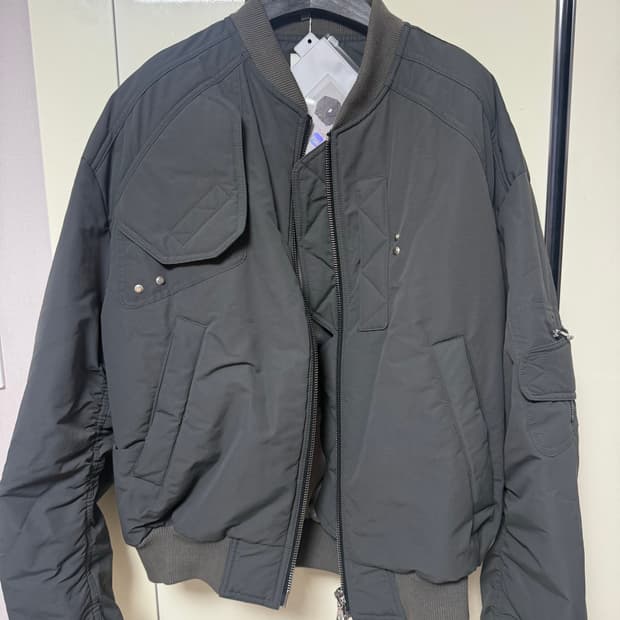 1) 언더마이카 아바벨 봄버 카키